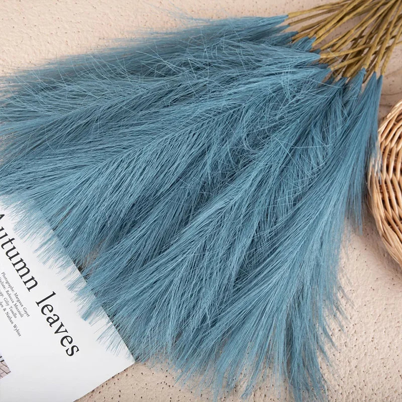 Add Elegance: 5PCS Fluffy Pampas Grass for Boho Wedding and Home Decor - ONE TO FIVE