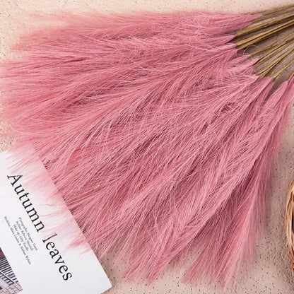 Add Elegance: 5PCS Fluffy Pampas Grass for Boho Wedding and Home Decor - ONE TO FIVE