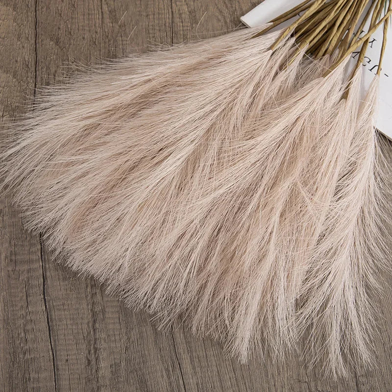 Add Elegance: 5PCS Fluffy Pampas Grass for Boho Wedding and Home Decor - ONE TO FIVE