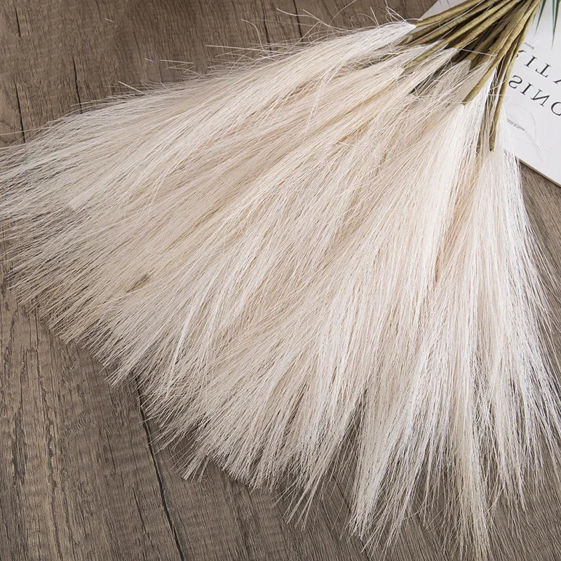 Add Elegance: 5PCS Fluffy Pampas Grass for Boho Wedding and Home Decor - ONE TO FIVE