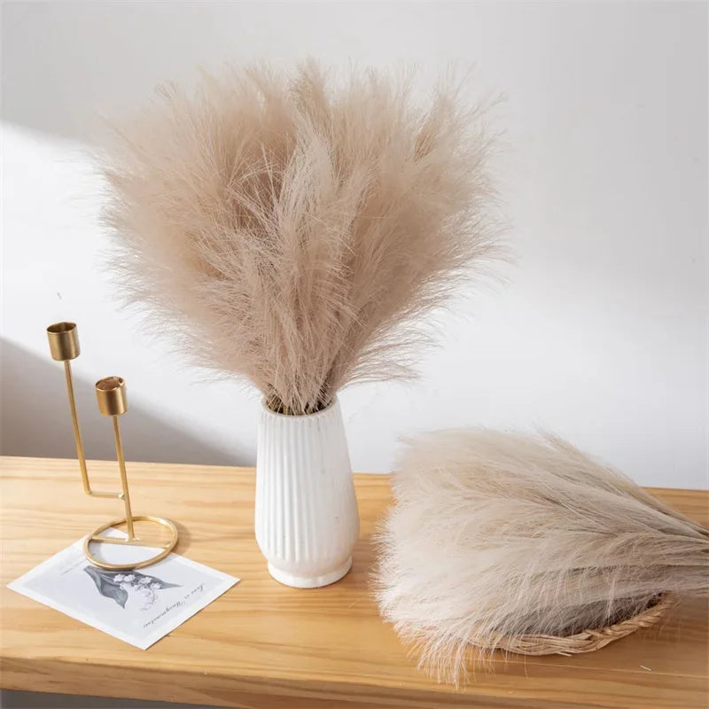 Add Elegance: 5PCS Fluffy Pampas Grass for Boho Wedding and Home Decor - ONE TO FIVE